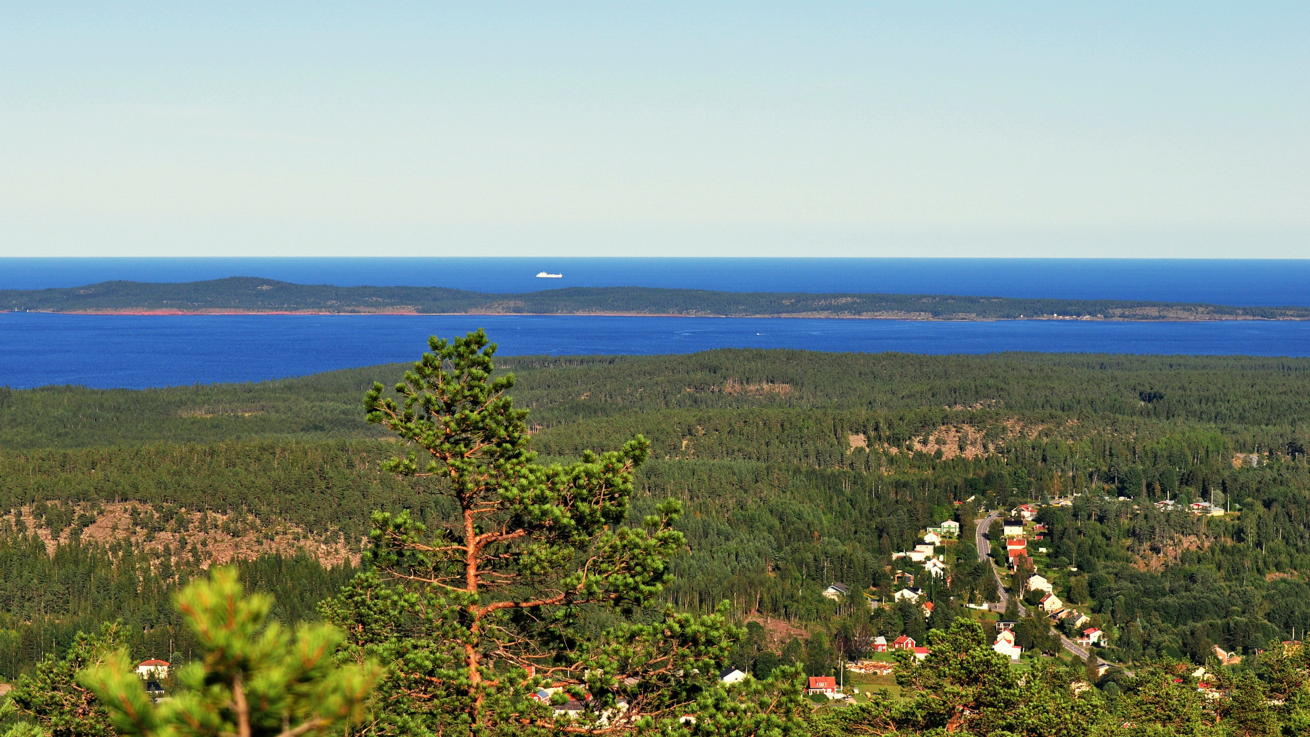 Utsikt från Högklinten i Nordingrå.