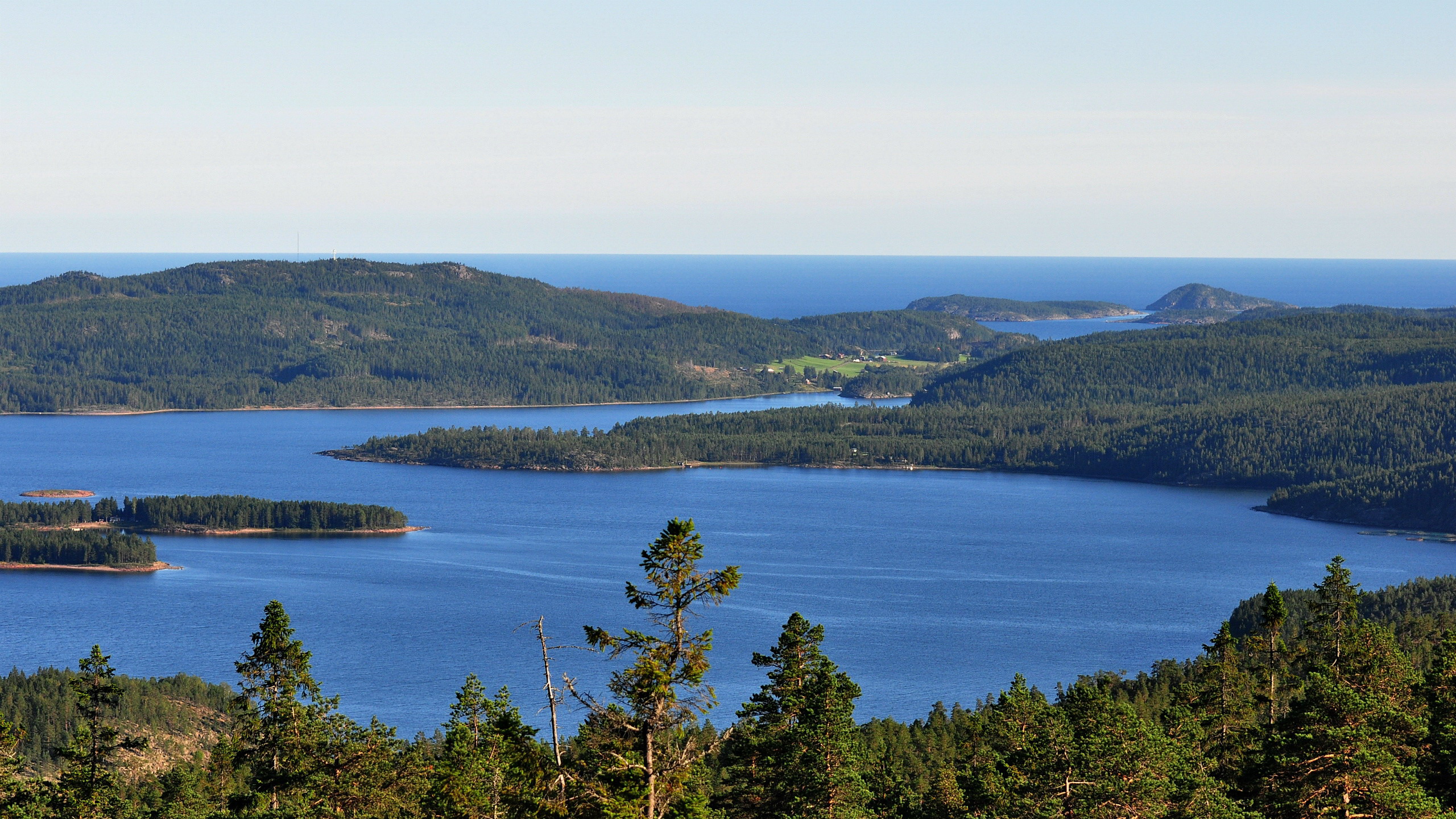 Utsikt från Högklinten i Nordingrå.